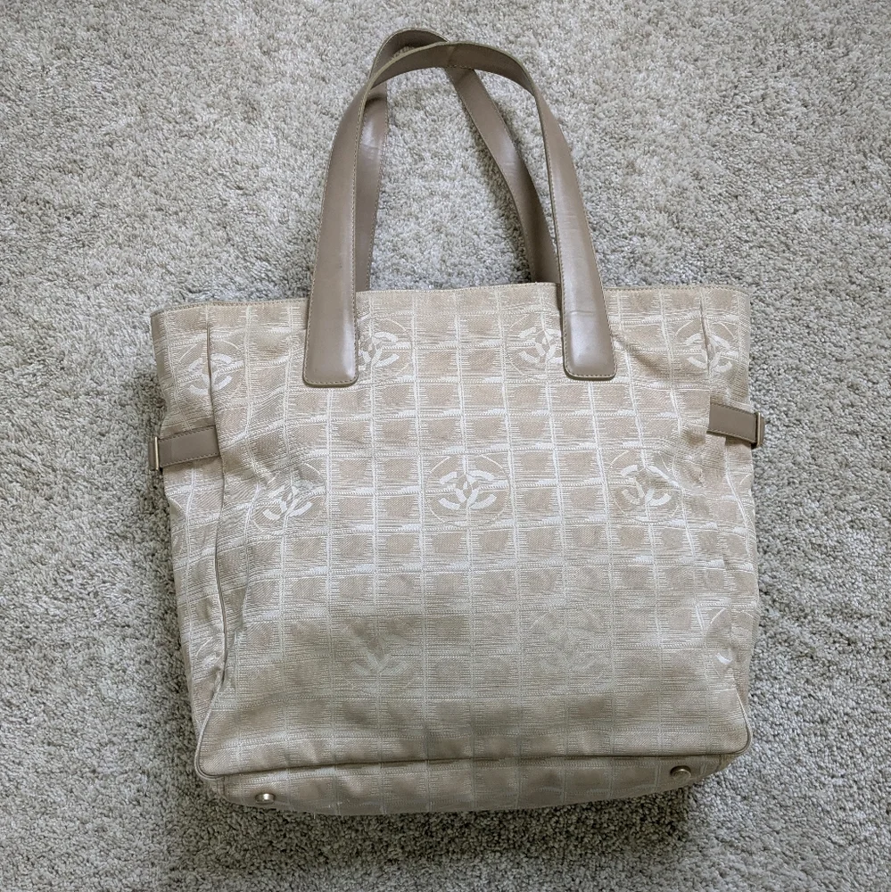 Chanel Travel Ligne Tote Medium Authenticated